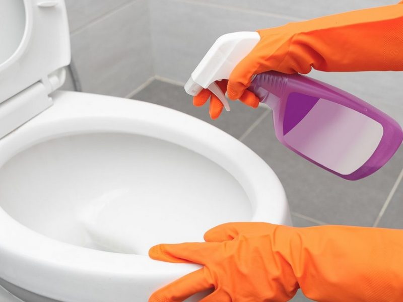 WC-Vessan-siivous-puhdistus-siivoaminen